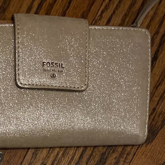 Fossil Wallet - Picture 1 of 3